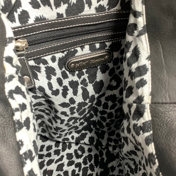 Vintage Betsy Johnson leather kiss lock bag. - Picture 4 of 4